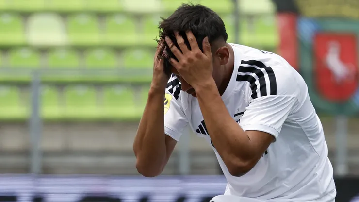 Colo Colo partió con problemas.