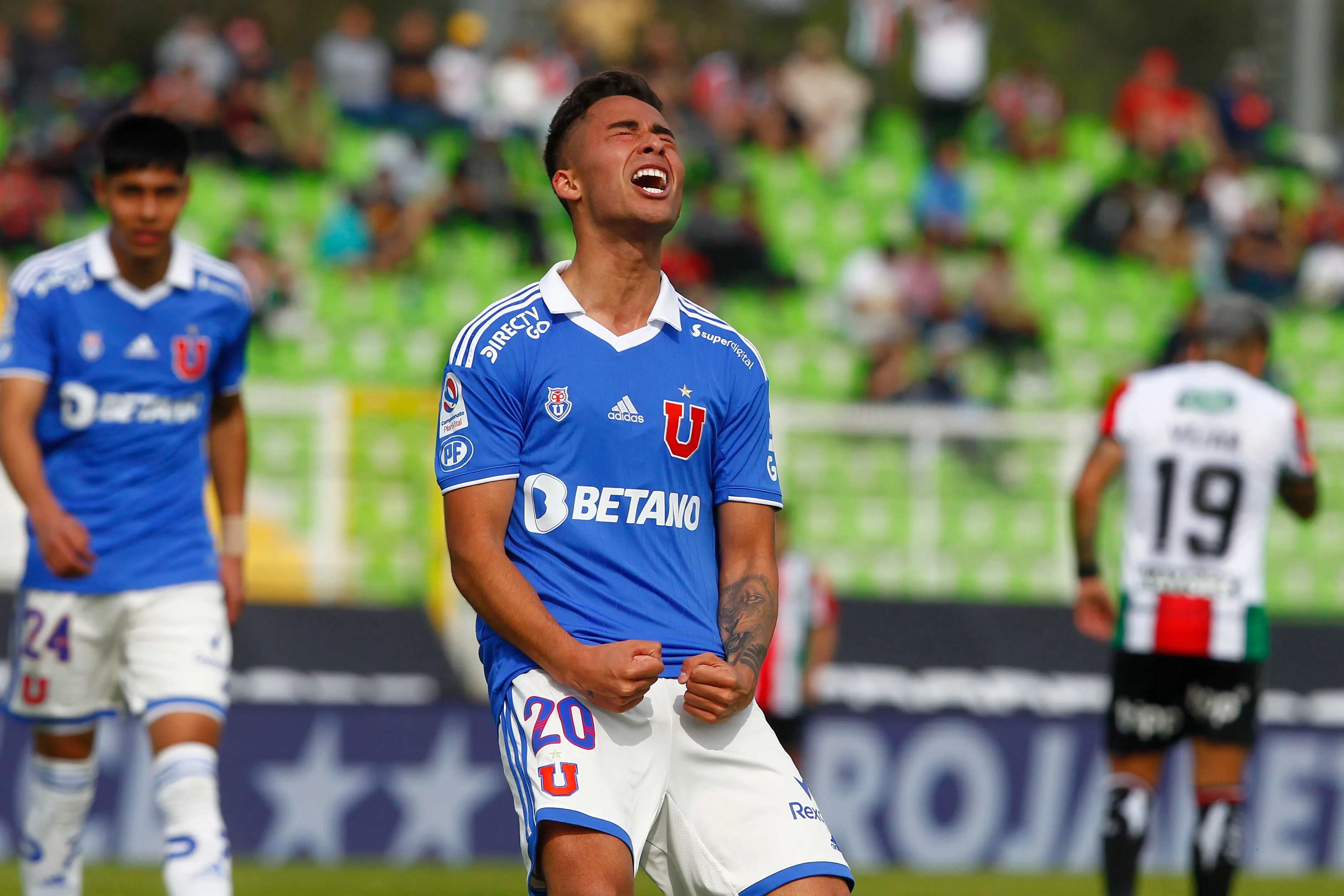 Lucas Assadi marcó el primer gol por la U en 2022 en La Cisterna. Foto: Dragomir Yankovic/Photosport