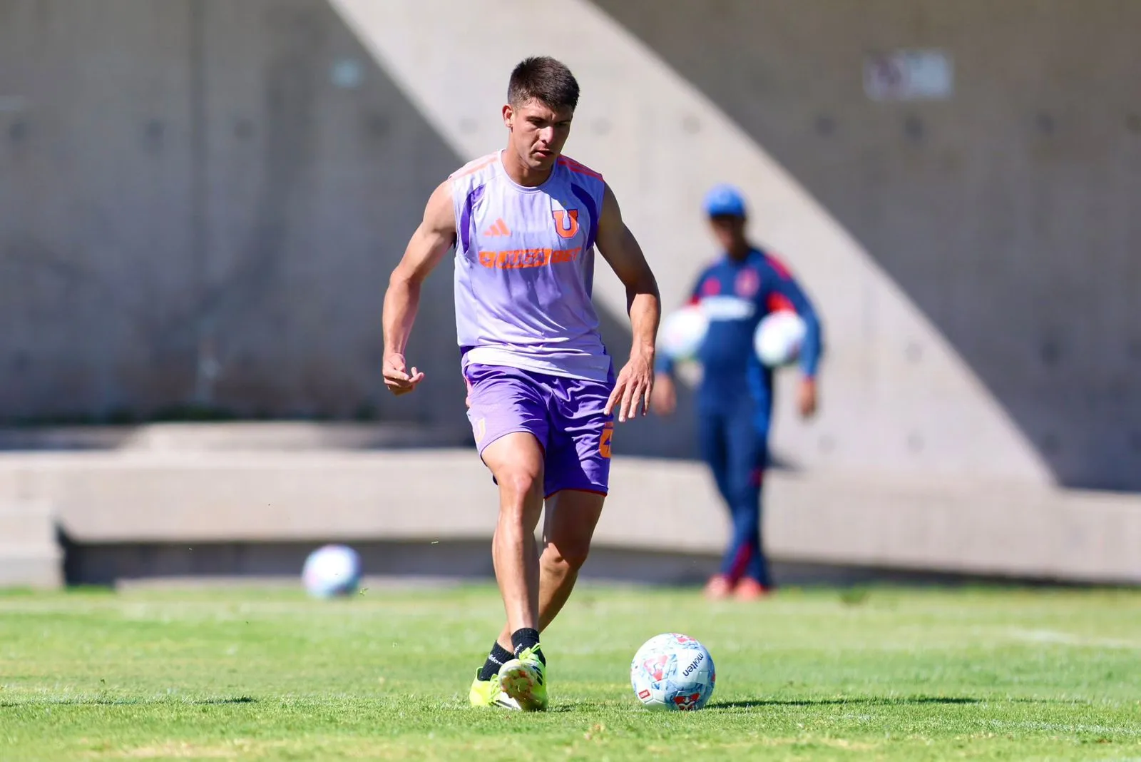 Lucas Romero ha jugado 45 minutos desde su arribo a la U. Foto: U de Chile.