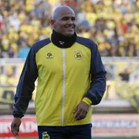 Chupete Suazo sale en ayuda de Paqui Meneghini en la U