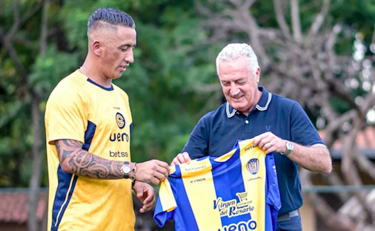 Entrenador mundialista entrega su bendición a Lucas Barrios: “Una alegría”