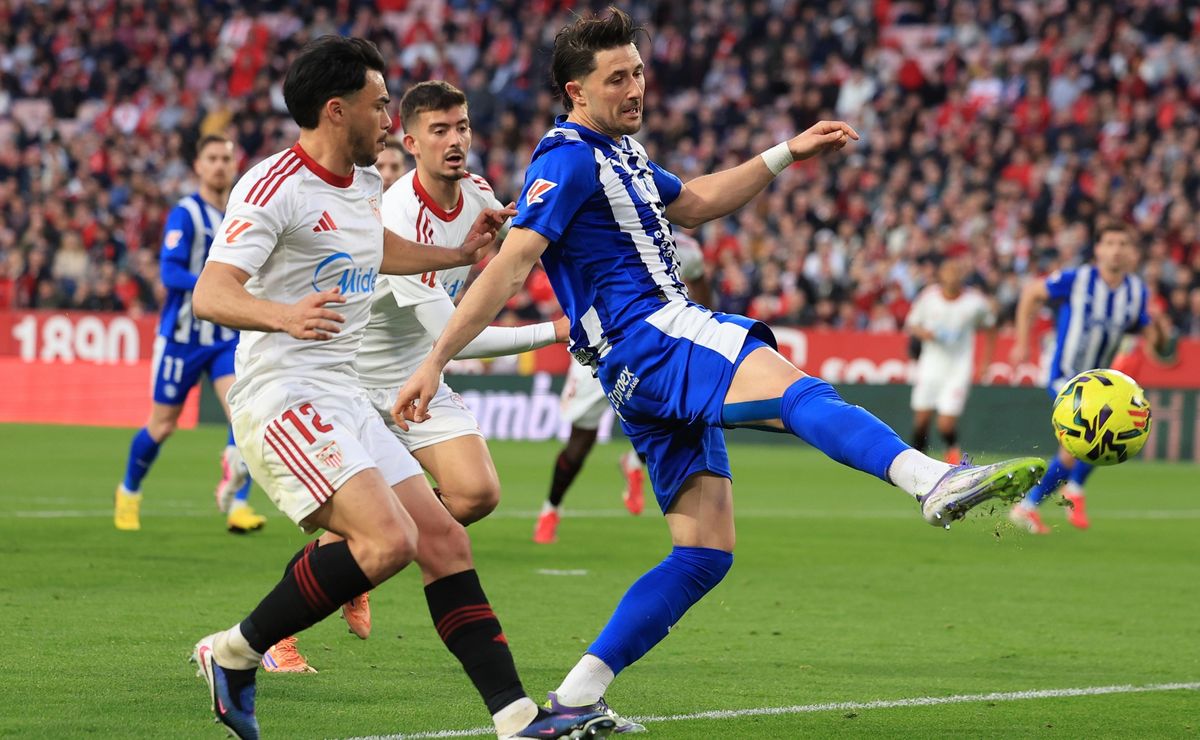 Con Suazo en cancha y Alexis en la banca: Sevilla extiende su mala racha en La Liga