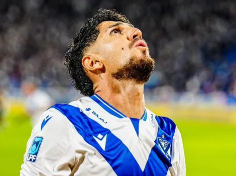 ¡Sufre Vélez! Ex albo lesiona a Diego Valdés en su mejor momento