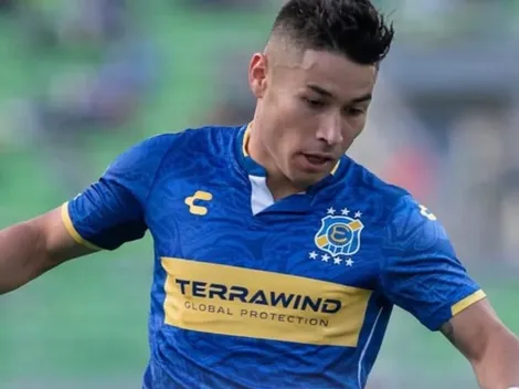 "Se ve hermoso con la Oro y Cielo": Ex albo se burla de Wanderers por Opazo