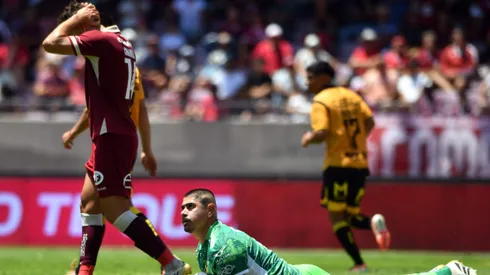 Felipe Chamorro tuvo un duelo aparte con el Mono Sánchez.