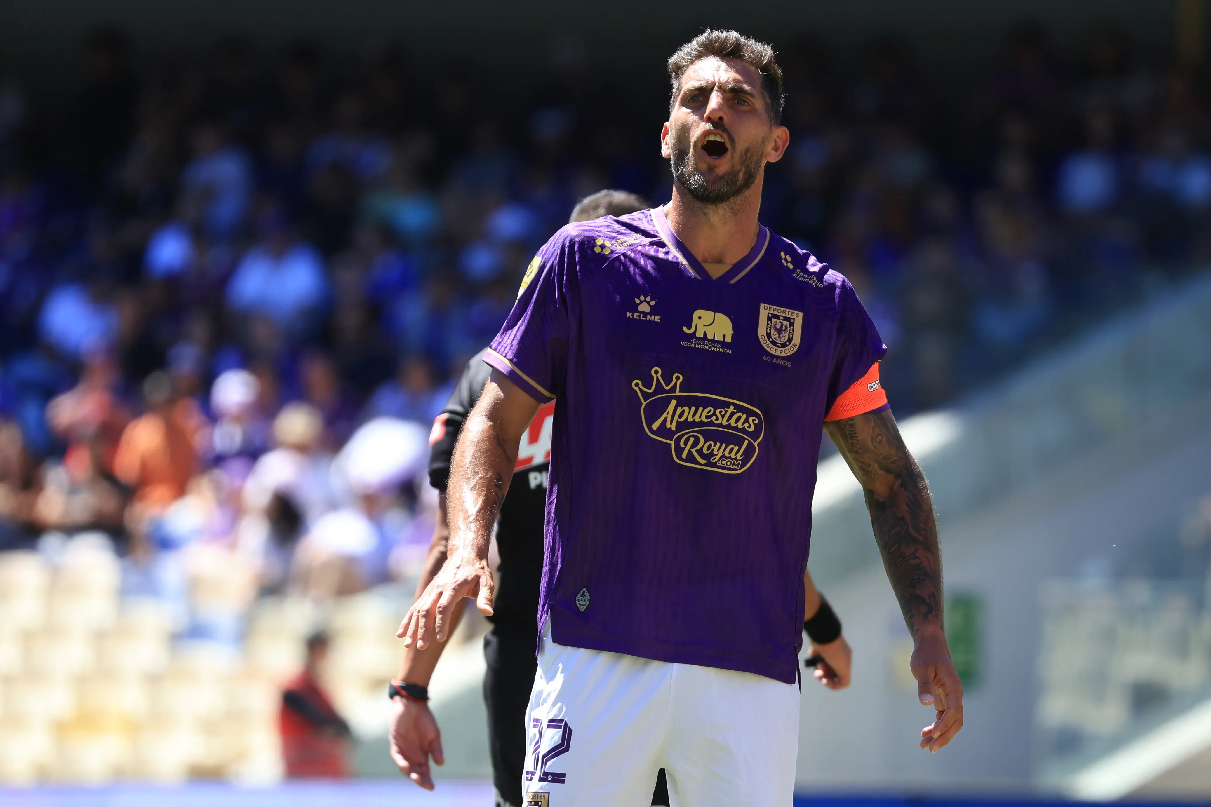 Joaquín Larrivey marcó un gol de penal ante UdeC. (Eduardo Fortes/Photosport).