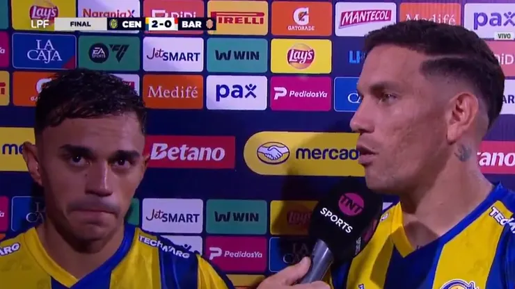Enzo Copetti le prestó el ropero completo al Vicho Pizarro.