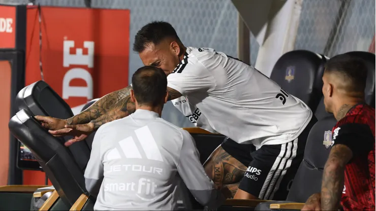 Javier Correa reaccionó así en la banca del Cacique.