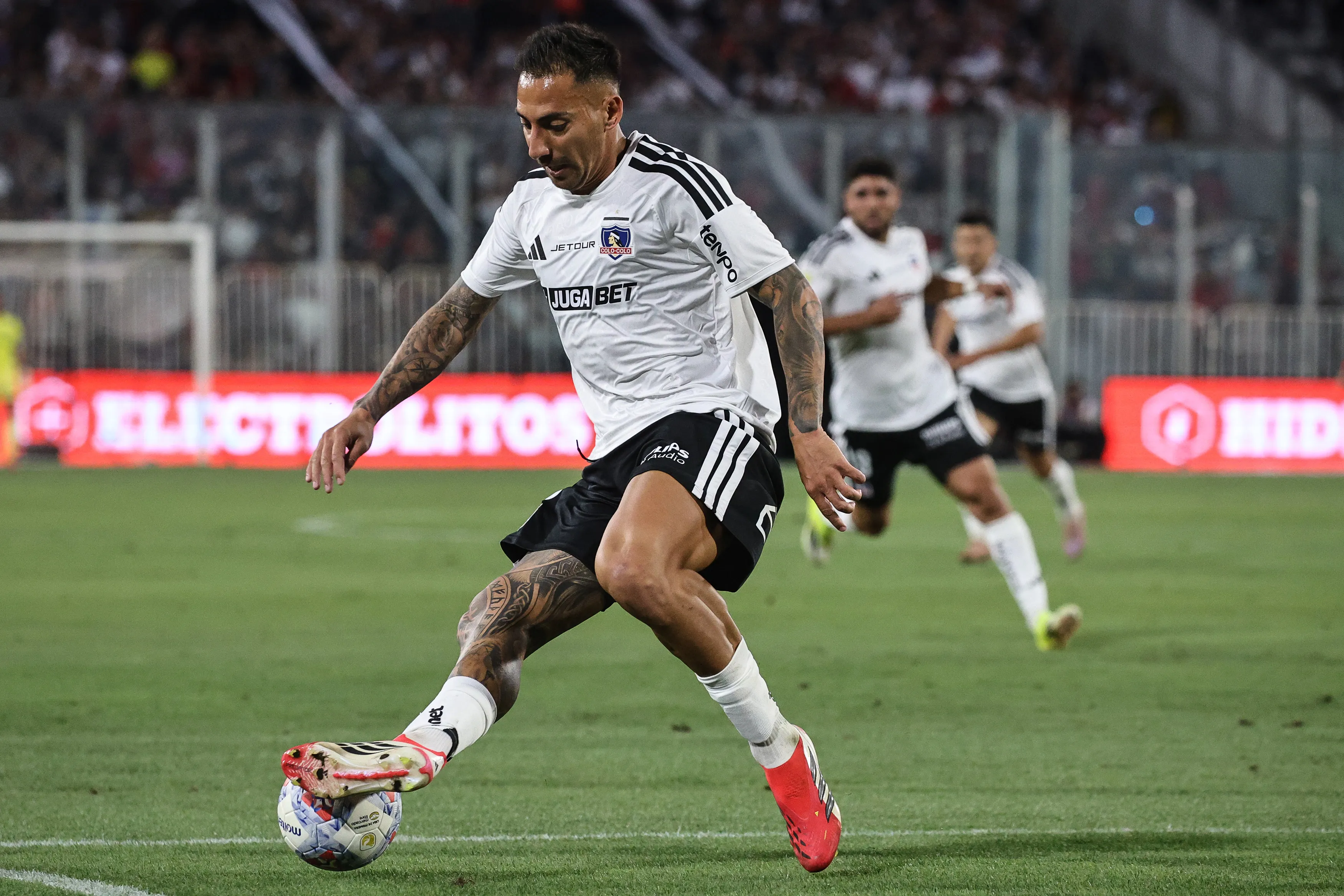Javier Correa duró menos de un tiempo en la cancha y explicó qué le pasó en Colo Colo. Foto: Photosport.