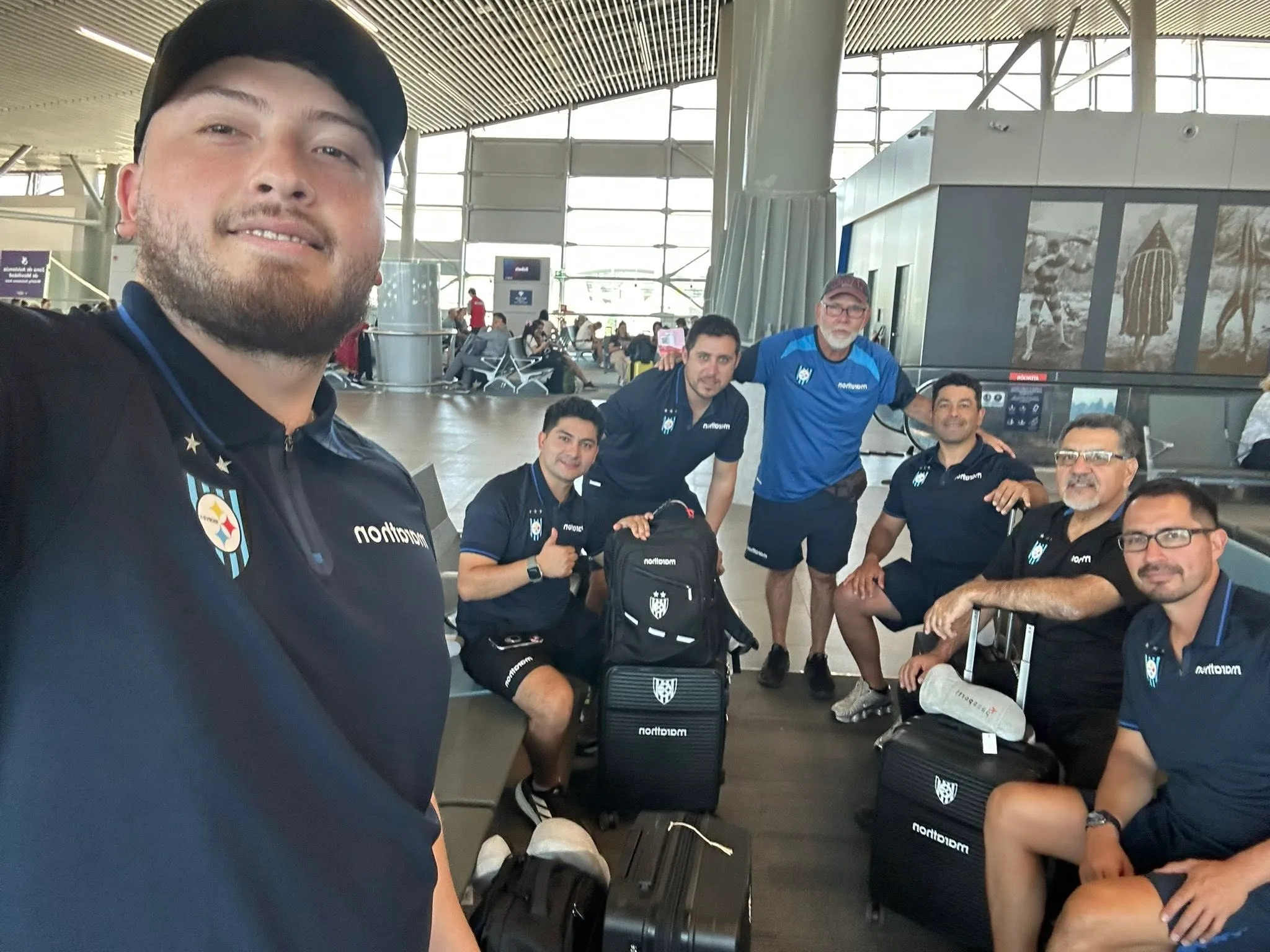 Huachipato en el Aeropuerto de Santiago rumbo a Venezuela (Huachipato FC)