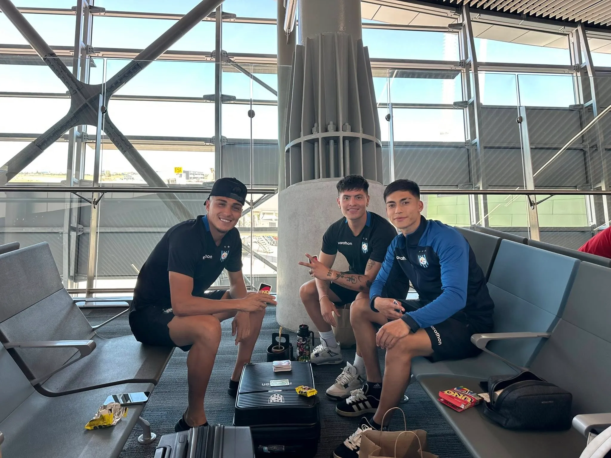 Huachipato en el Aeropuerto de Santiago rumbo a Venezuela (Huachipato FC)