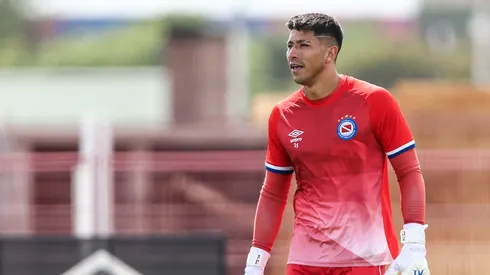 Cortés la rompe en Argentina.