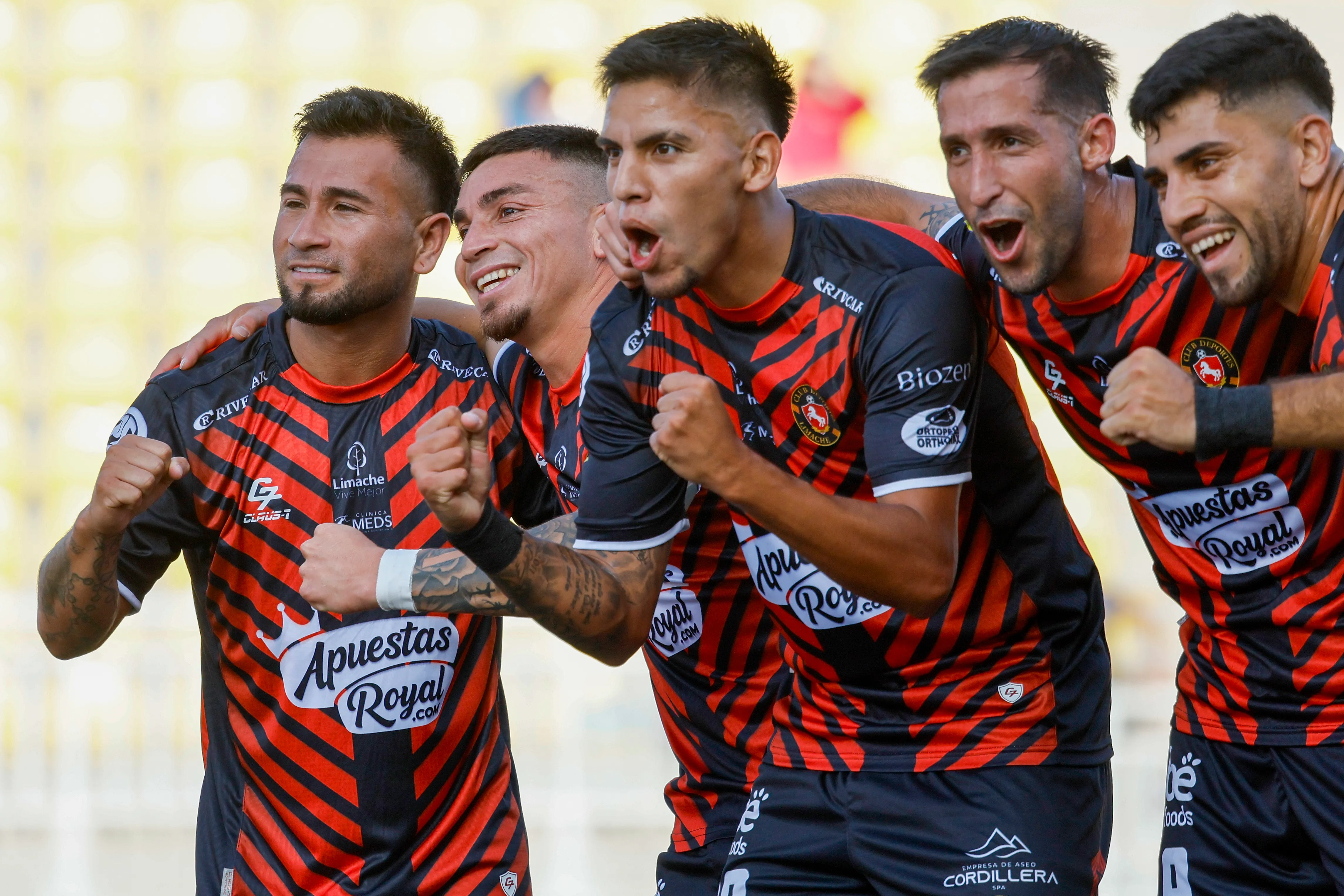 Limache quiere soñar en grande con sus hinchas. Foto: Andrés Pina/Photosport