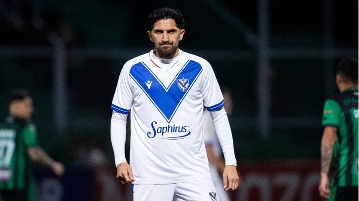 Diego Valdés se lesionó en Vélez.