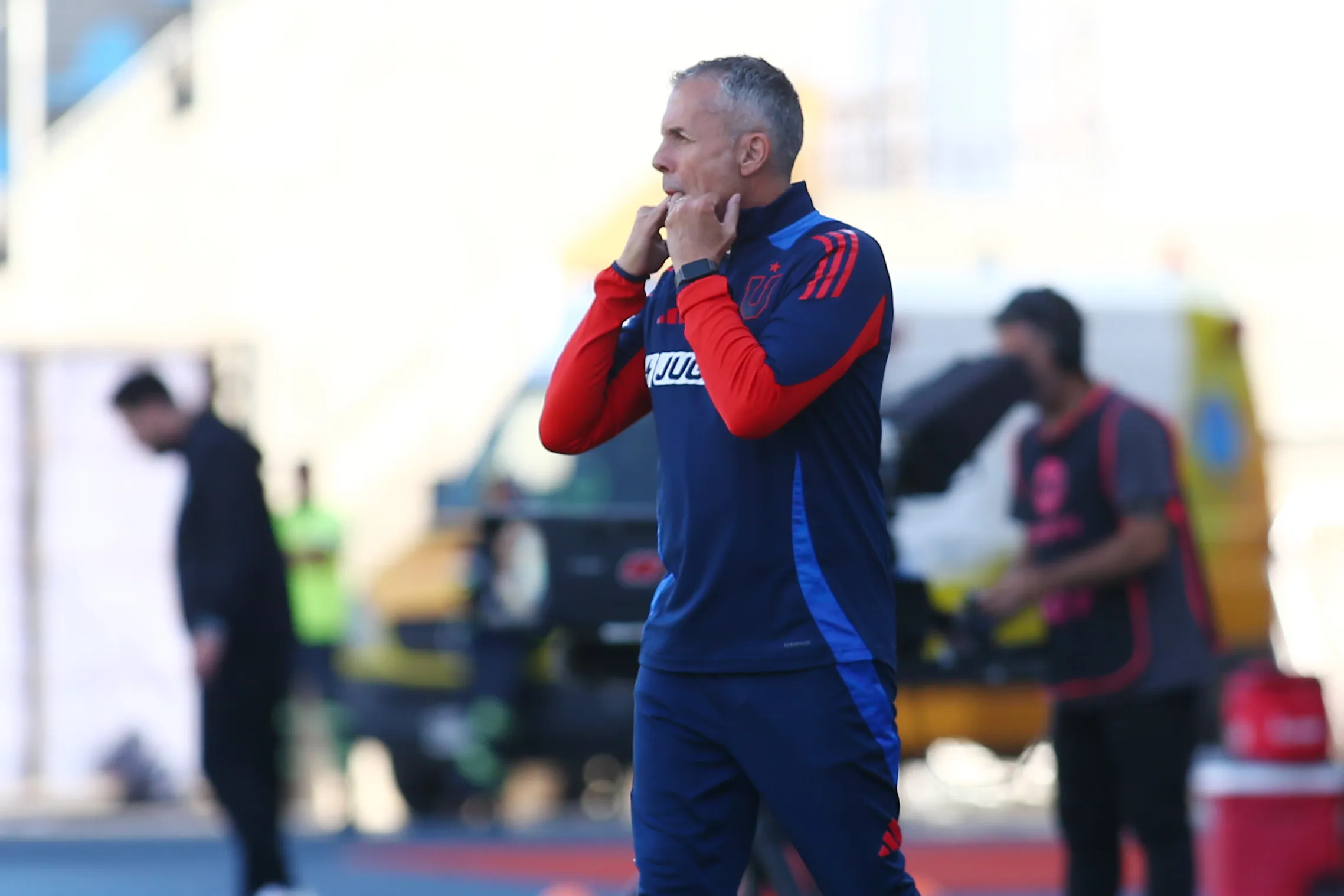 Gustavo Álvarez le puso final a su ciclo en la U con una victoria sobre Deportes Iquique. (Alex Diaz/Photosport).