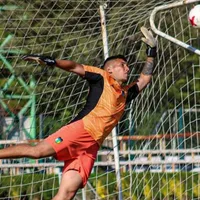 Atajó en O'Higgins, lo dirigió Miguel Ramírez y busca equipo por Facebook