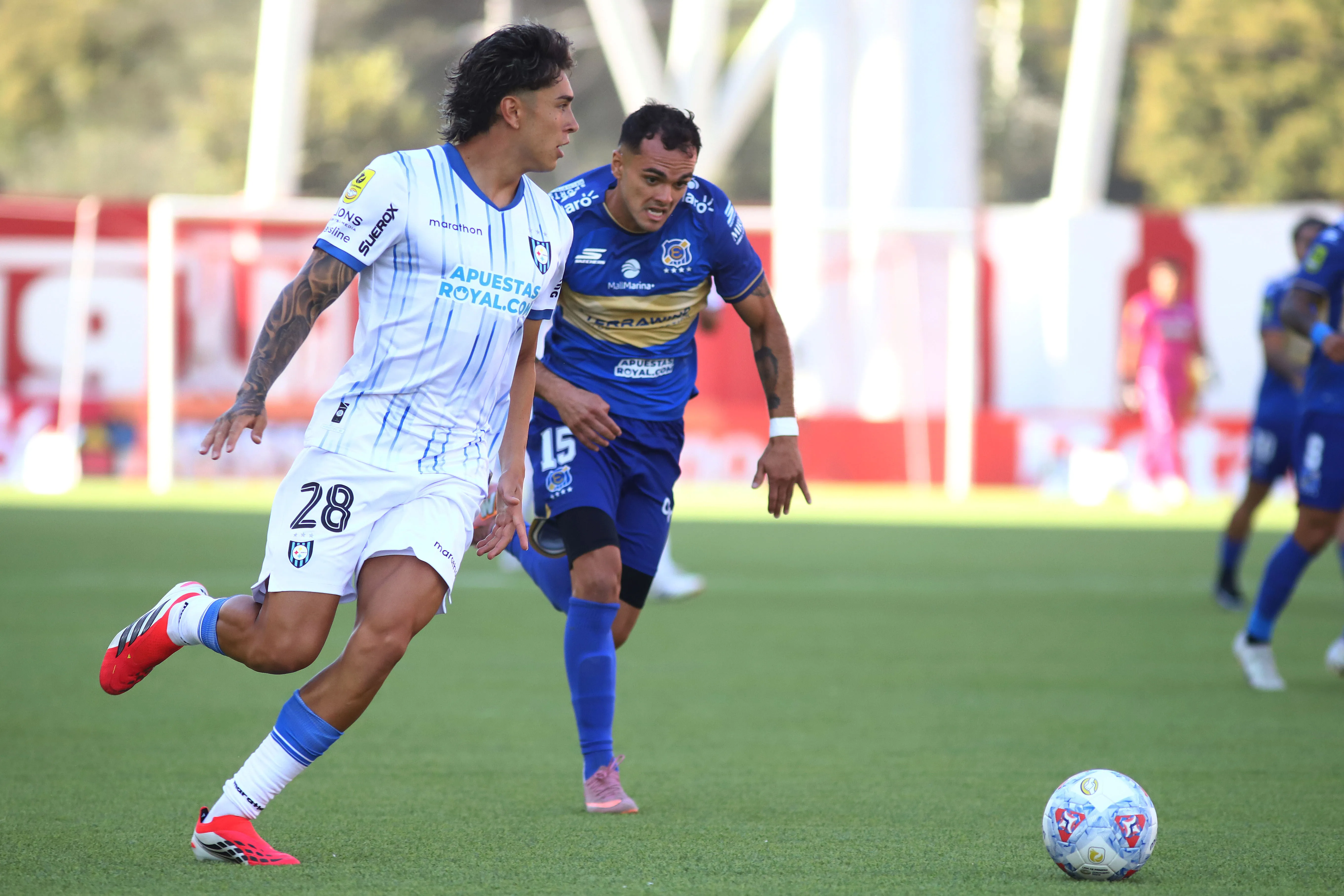 Maximiliano Gutiérrez jugará en Independiente bajo la tutela de Gustavo Quinteros. (Manuel Lema/Photosport).