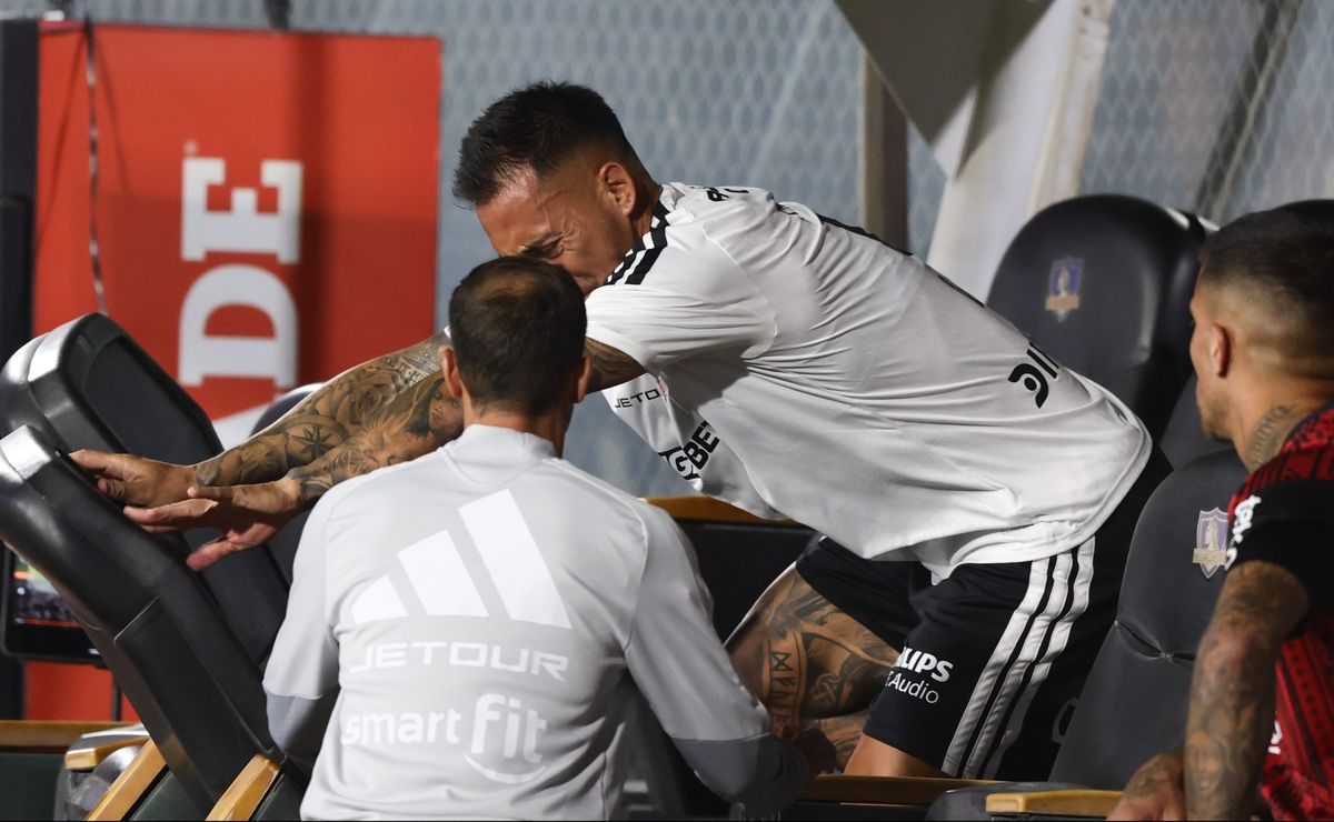 Histórico de Colo Colo cuestiona titularidad de Javier Correa tras arrebato: “La camiseta…”