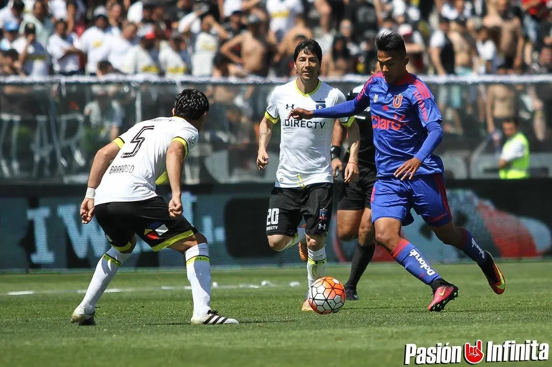 Carmona jugando un Superclásico en 2016