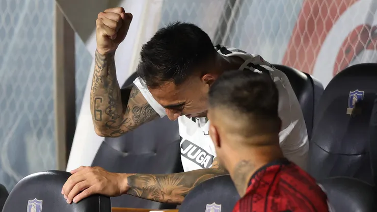 Javier Correa se lesionó y Colo Colo sigue atento su situación.