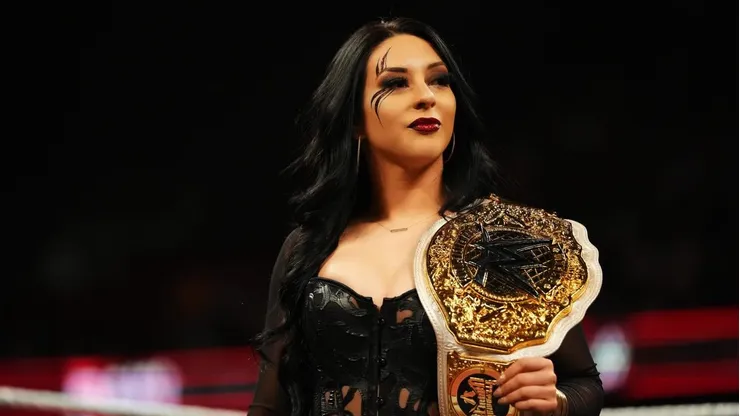 La campeona mundial femenina de la WWE ofreció disculpas la industria del wresling en Chile a través de redes sociales.