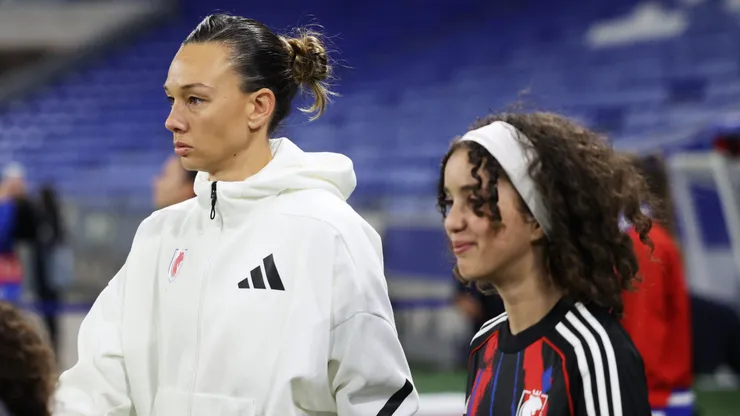 Christiane Endler deberá jugar la final de la Copa de la Liga Femenina en África.