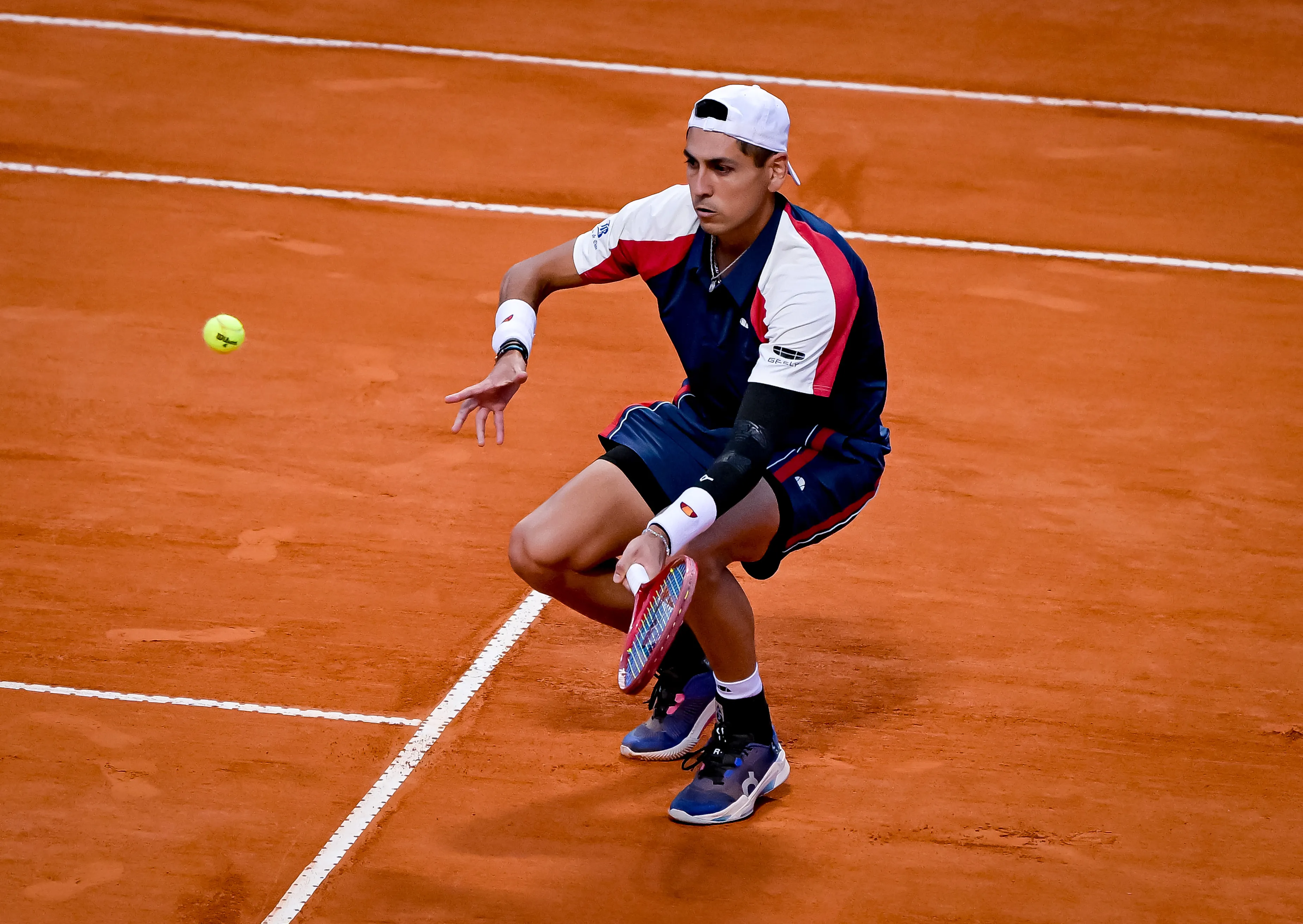 Alejandro Tabilo busca su paso a los cuartos de final del ATP de Río. (Foto: Marcelo Endelli/Getty Images)
