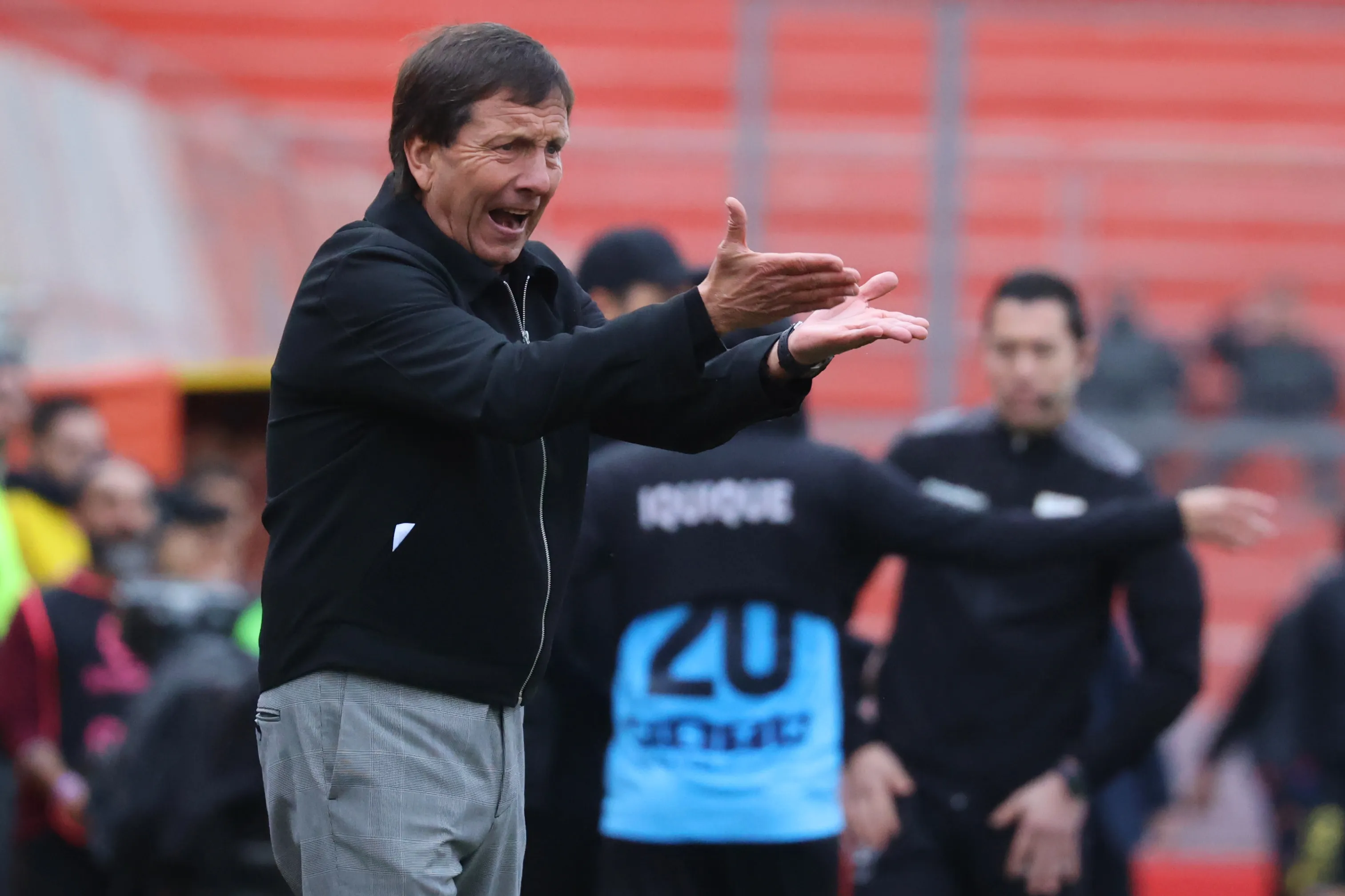 Fernando Díaz sabe que lo mostrado en el torneo no da para arriesgarse mucho por un favorito. (Dragomir Yankovic/Photosport).