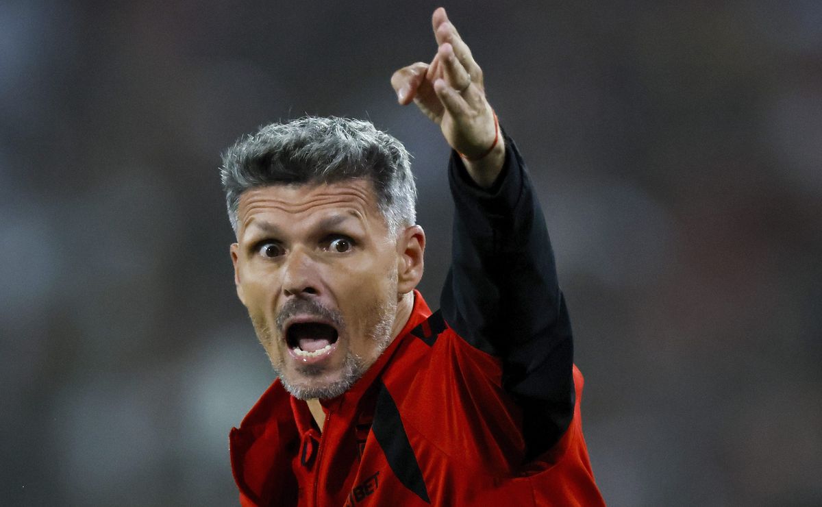 “Remarca…”: figura de Colo Colo echa al agua el plan de Fernando Ortiz para salir a flote