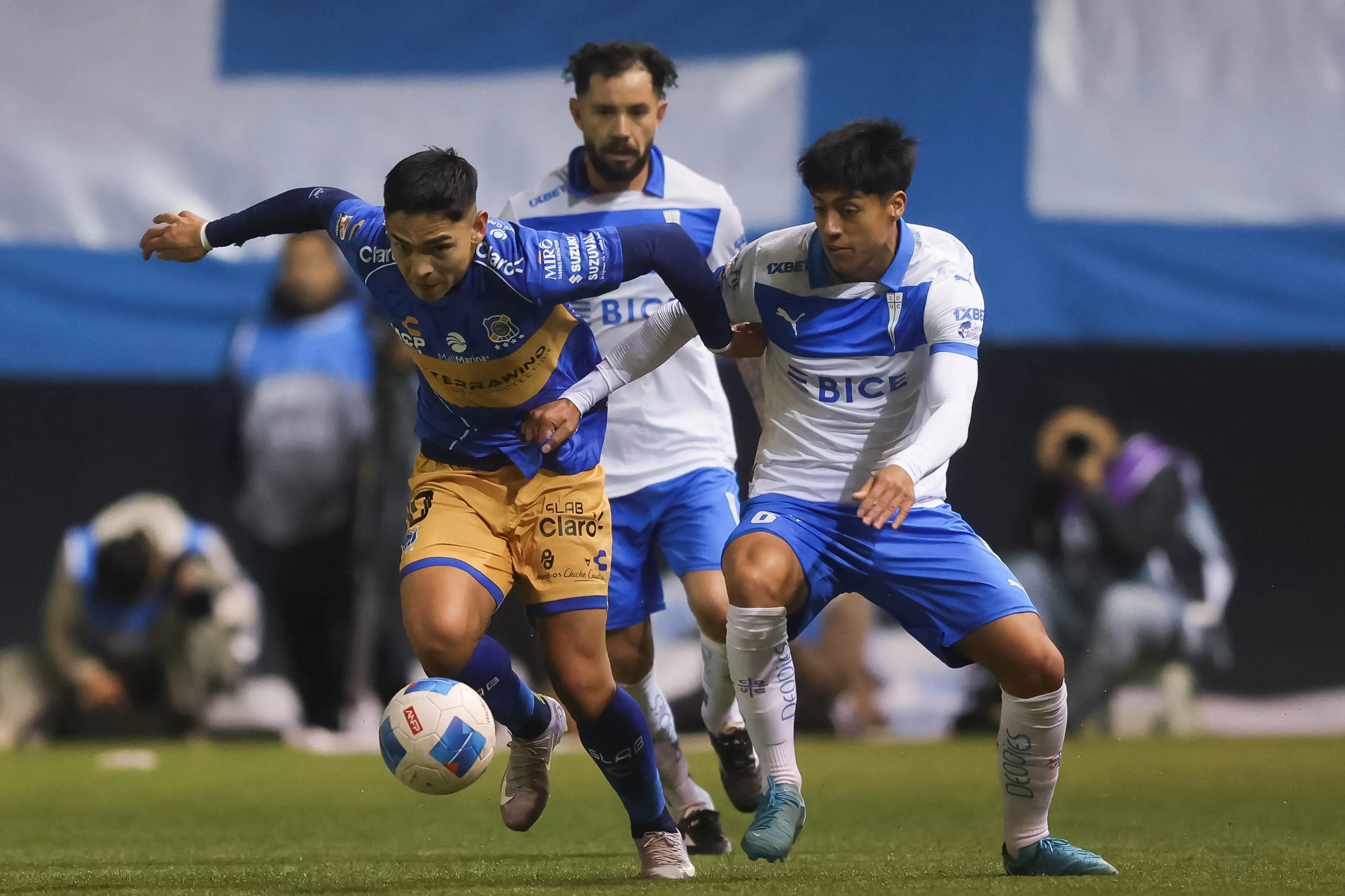 Joan Cruz no tiene equipo. Foto: Felipe Zanca/Photosport