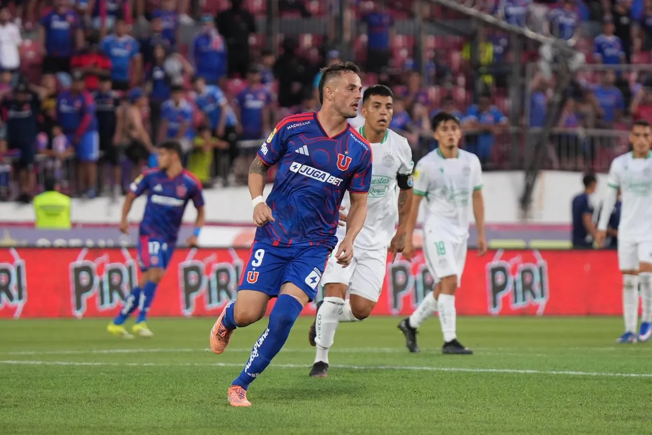 Octavio Rivero no ha podido completar un partido en la U. Foto: Emisora Bullanguera.