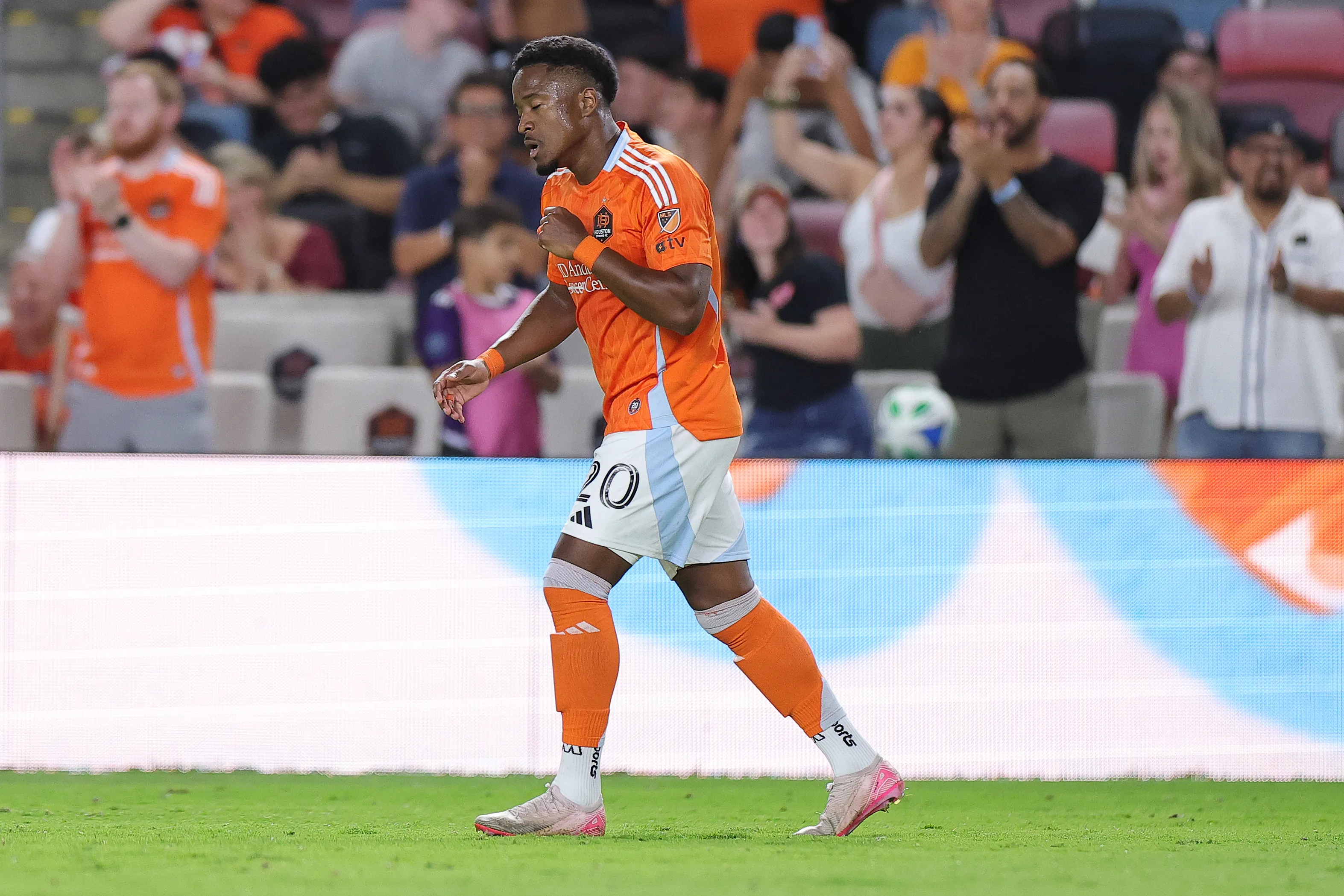 Sergio Santos sigue en la MLS tras sonar en Chile. (Photo by Alex Slitz/Getty Images)