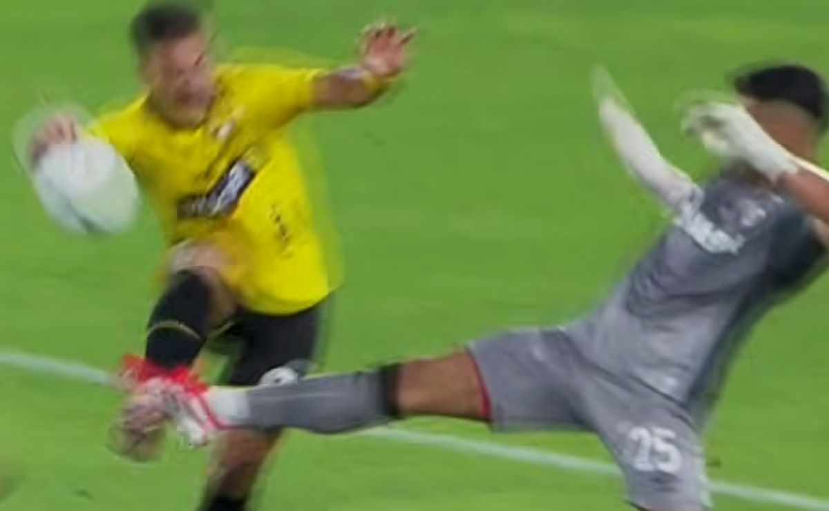 ¿Era expulsión? La enorme polémica que protagoniza Brayan Cortés en Copa Libertadores