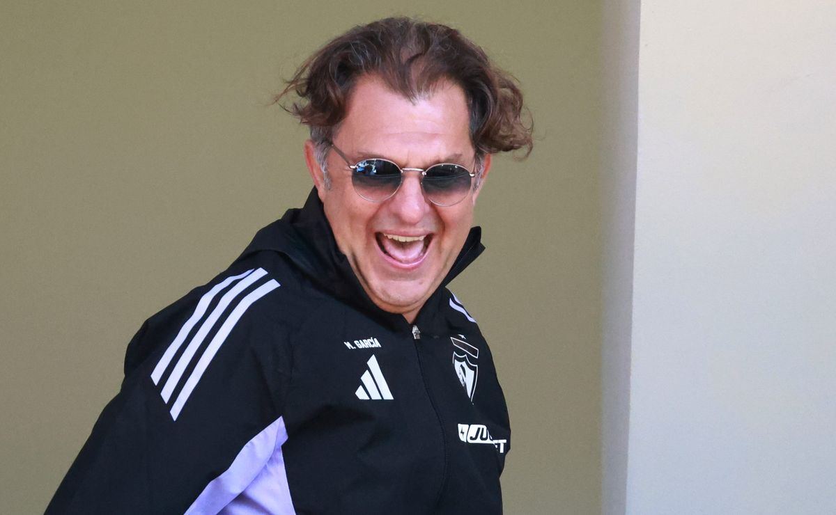 Día clave en Colo Colo: Este jueves vence el plazo de la OPA de Mosa y crece la expectación