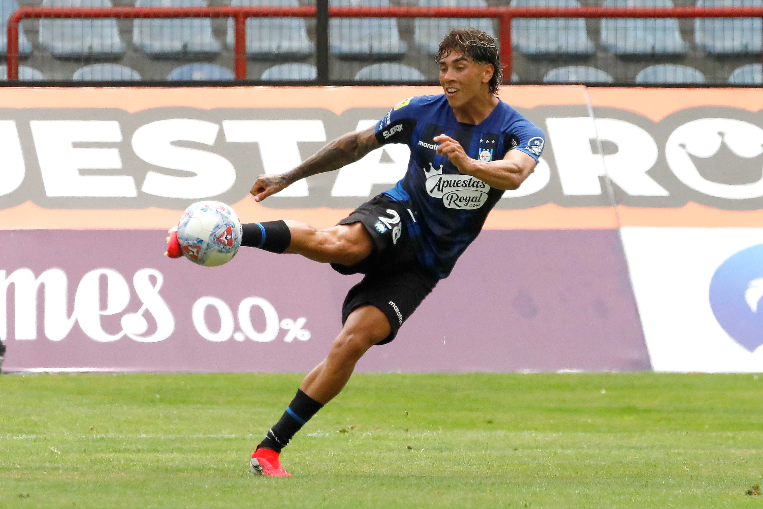 Maxi Gutiérrez suma tres goles en tres partidos de la Liga de Primera 2026. (Marco Vazquez/Photosport).