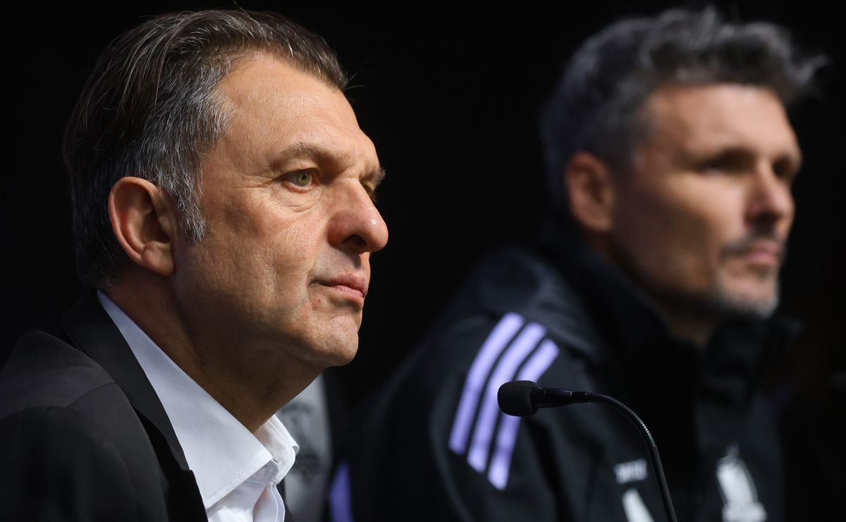 ¿Palo directo? El gesto que marcó la última reunión de directorio en Colo Colo