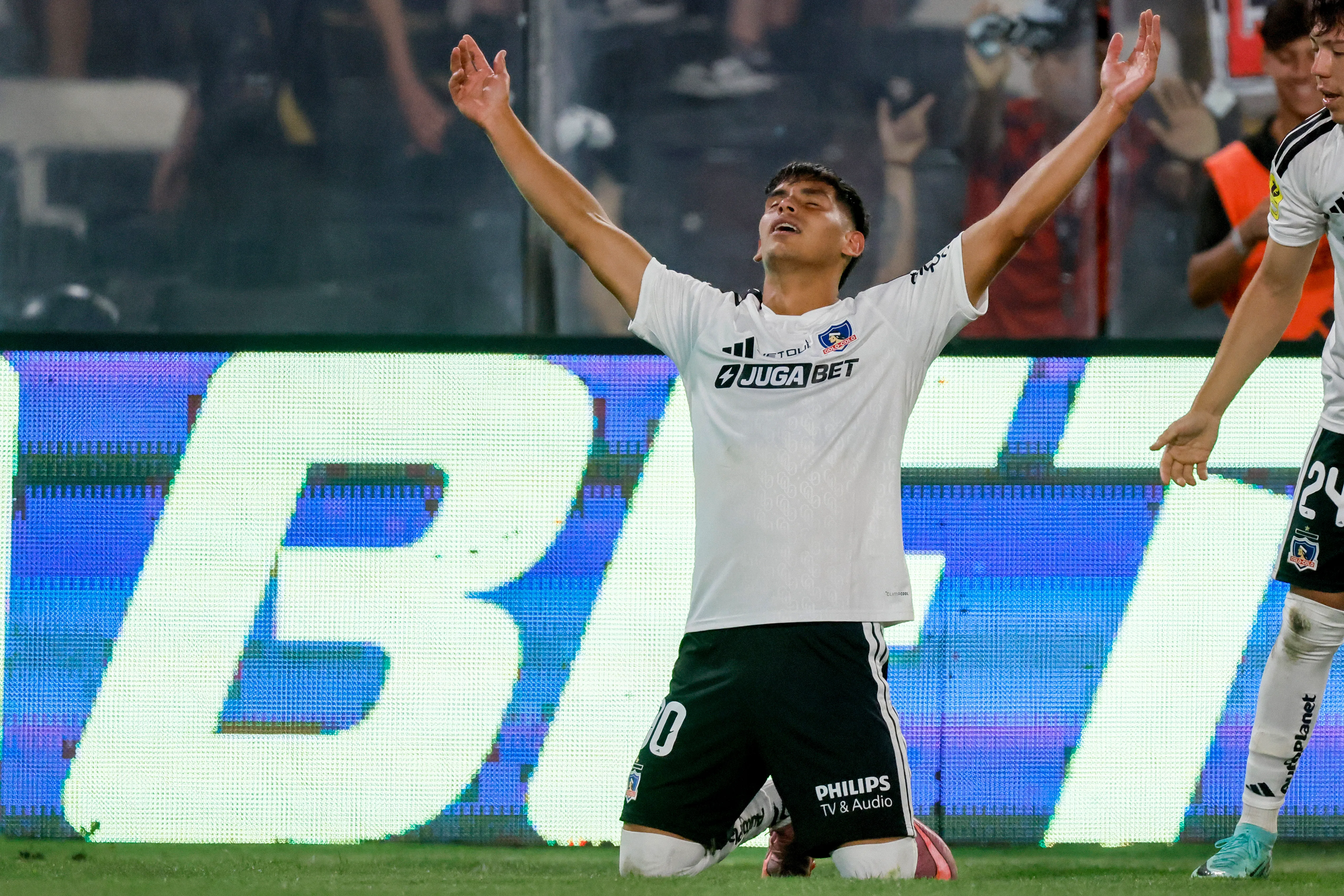 Yastin Cuevas lleva un gol y una asistencia con Colo Colo. Foto: Andres Pina/Photosport