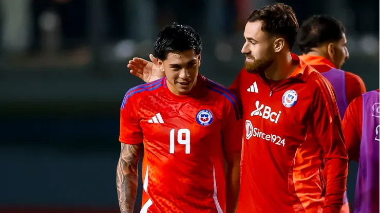 El seleccionado chileno deberá volver al país tras caerse su fichaje.