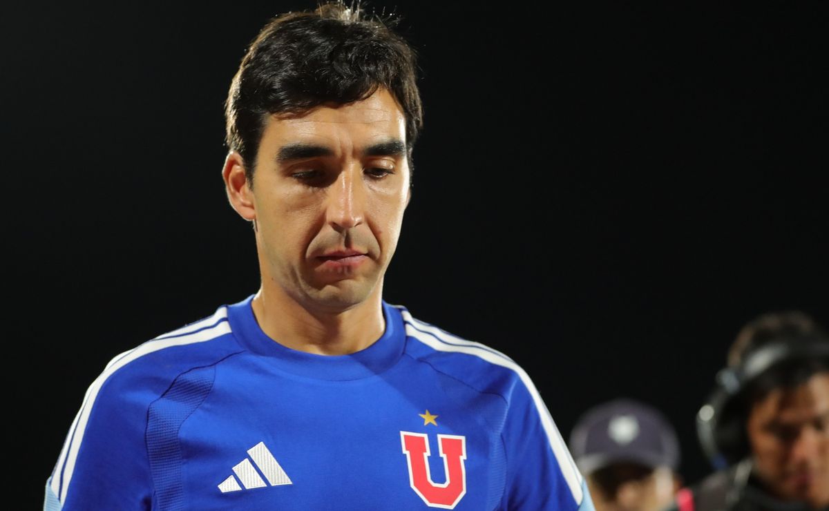 Plantel de U de Chile le presta ropa a Meneghini: “El trabajo nos va a sacar de ahí”