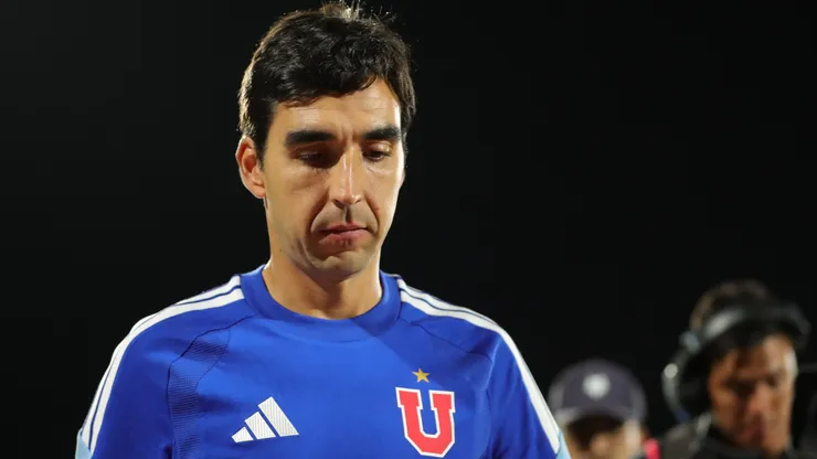 Francisco Meneghini recibe el respaldo del plantel de U de Chile.