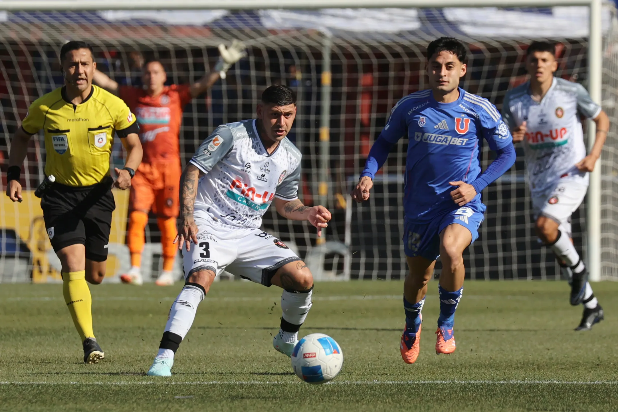 Limache tratará de vencer a la U y así asegurar un tremendo premio. Foto: Photosport.