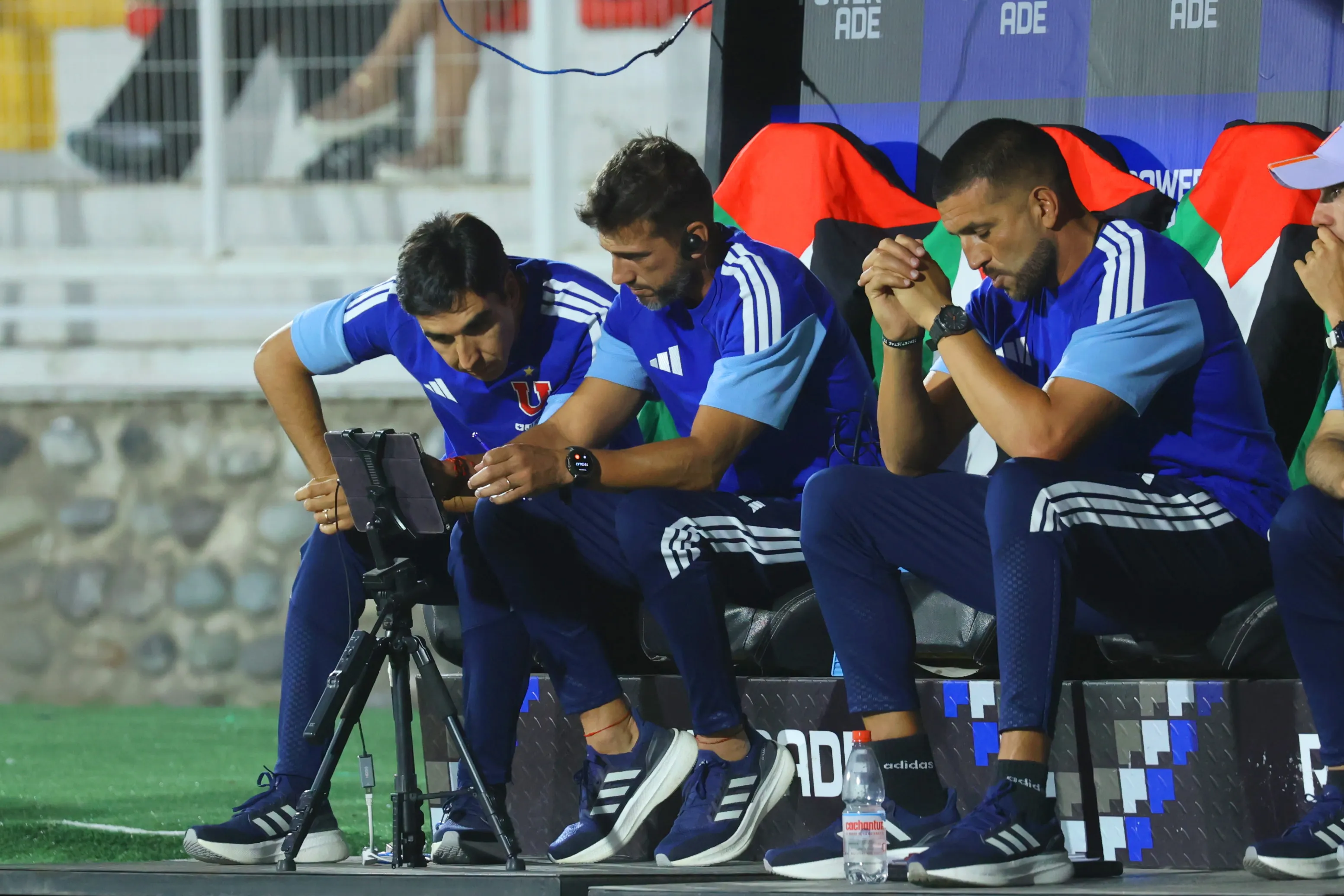 Francisco Meneghini cuestionó los arbitrajes sobre la U. En tanto Azul Azul ya se reunió con Roberto Tobar para aclarar los polémicos cobros.