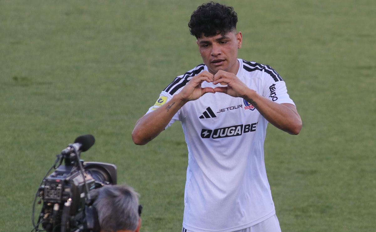 Claudio Aquino le cierra la boca a sus críticos en Colo Colo: “Nunca me escondí, siempre pido…”