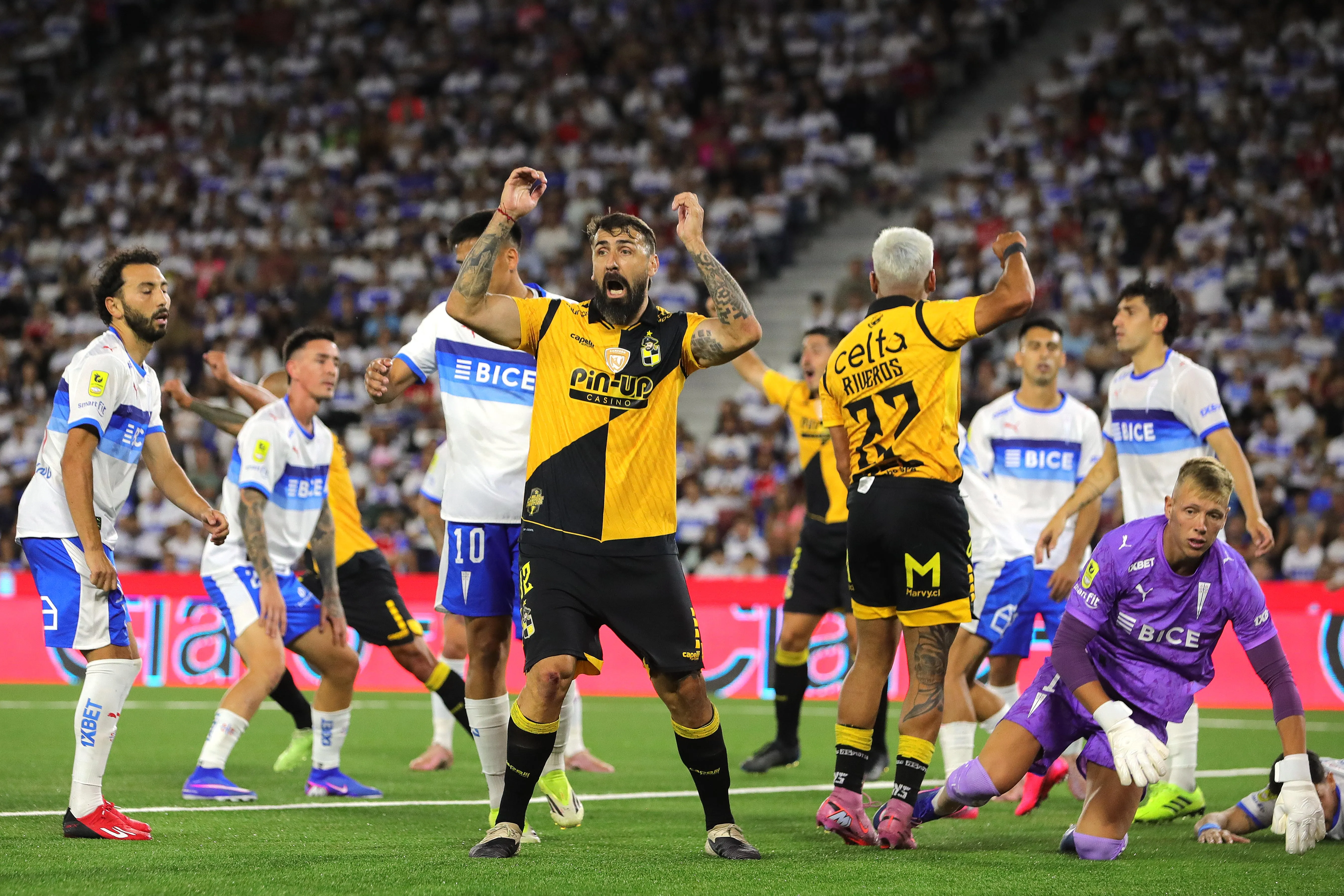 La UC se lo dio vuelta a Coquimbo: triunfo con doblete de Zampedri.