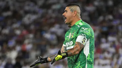 El jugador fue el blanco de los dardos de los hinchas cruzados.