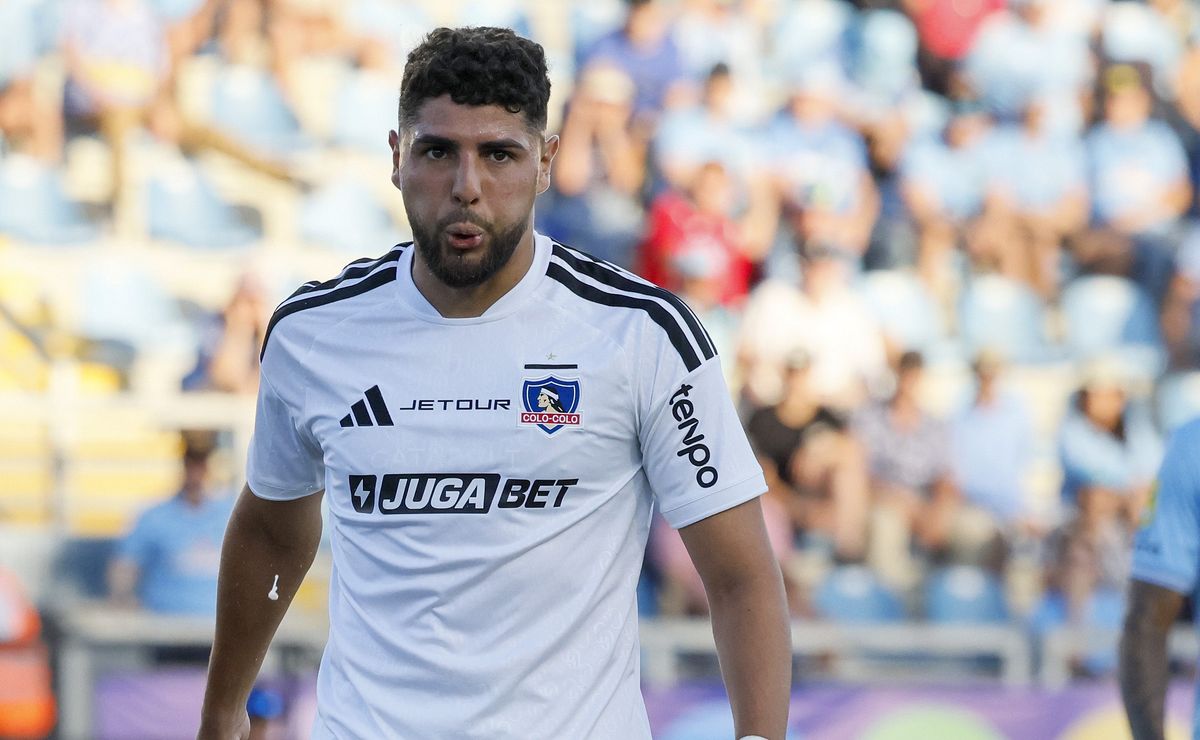 Ha sido uno de los mejores de Colo Colo y le presta el ropero a Fernando Ortiz: “Creemos en su trabajo…”