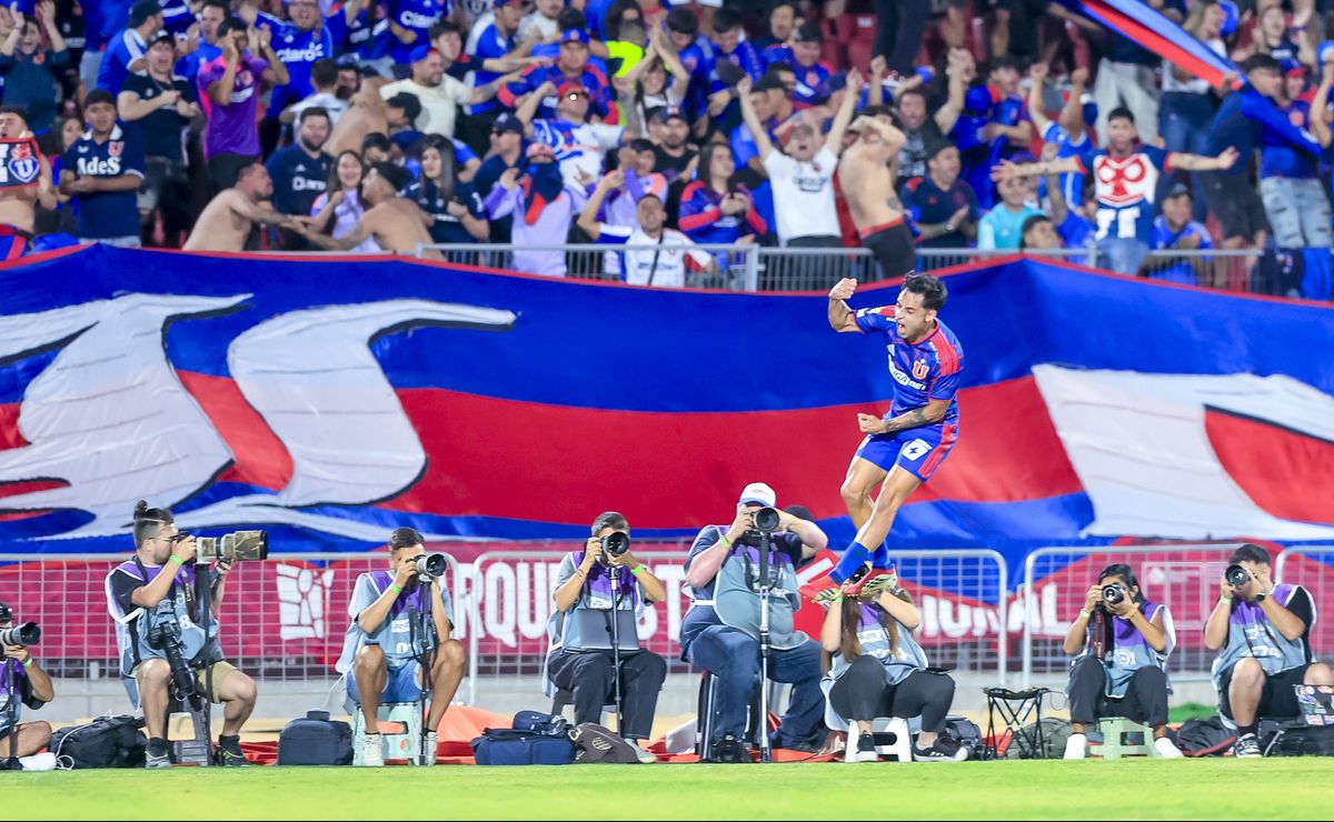 “Hay que ir con todo”: Javier Altamirano ya palpita el Superclásico contra Colo Colo