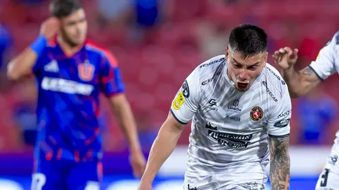 Daniel Castro sigue siendo un villano para los grandes y ahora le marcó a la U.