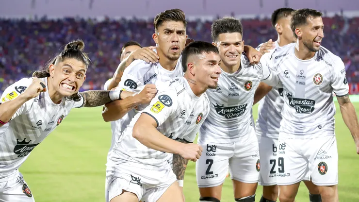 Limache le sacó un empate a la U en el Nacional.