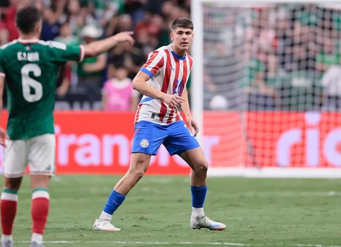 Lucas Romero llegó a Chile en busca de ganarse un lugar en el Mundial con Paraguay, peeero… (Foto: Instagram).